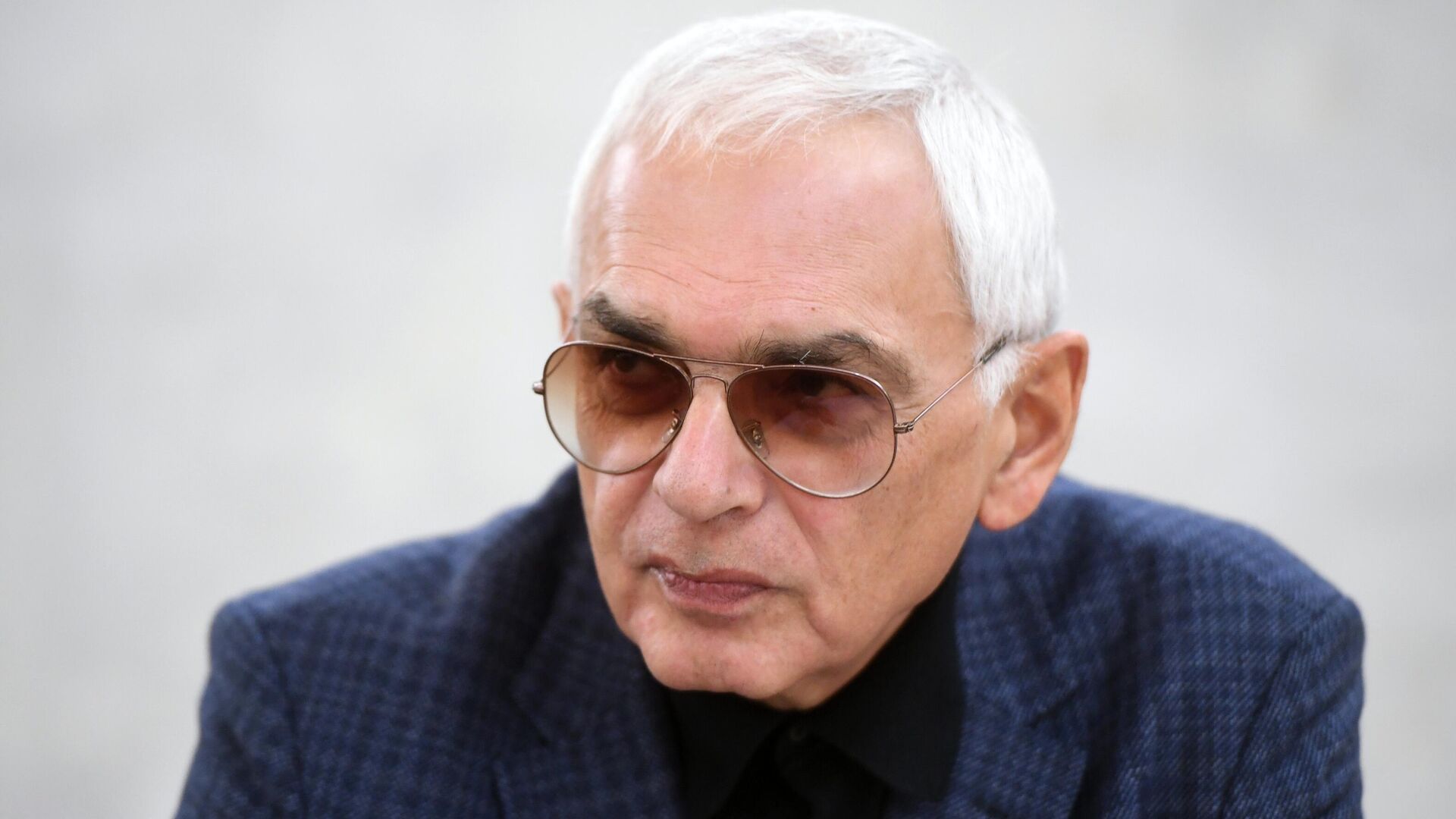 Карен Шахназаров