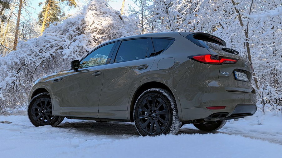 Оновлена Mazda CX-60