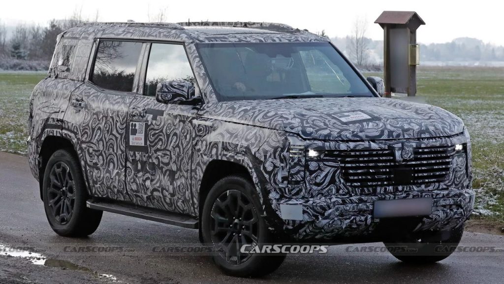 2027 Mitsubishi Pajero