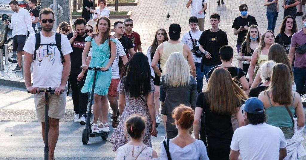 Пішоходам в Україні загрожують штрафи: які порушення ПДР караються найсуворіше